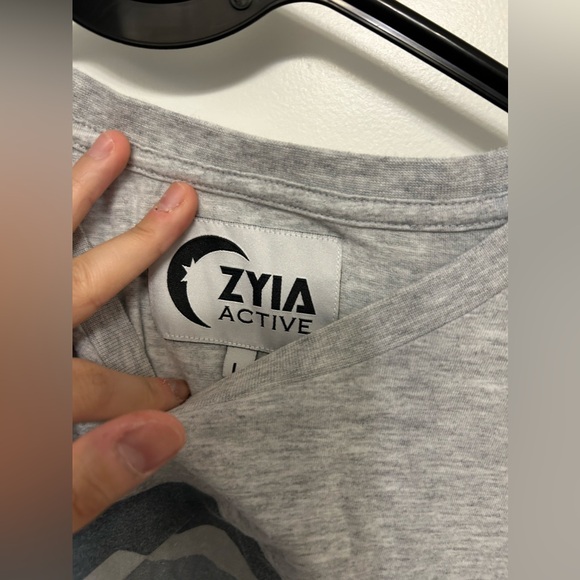 🍁Zyia Active Graphic Tee - Picture 6 of 9
